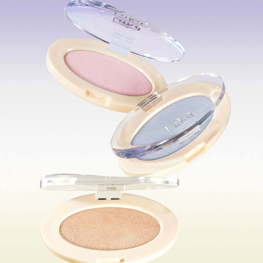 Laka Dreambeam Highlighter: three highlighting powders in pink, blue, and gold for a radiant glow.