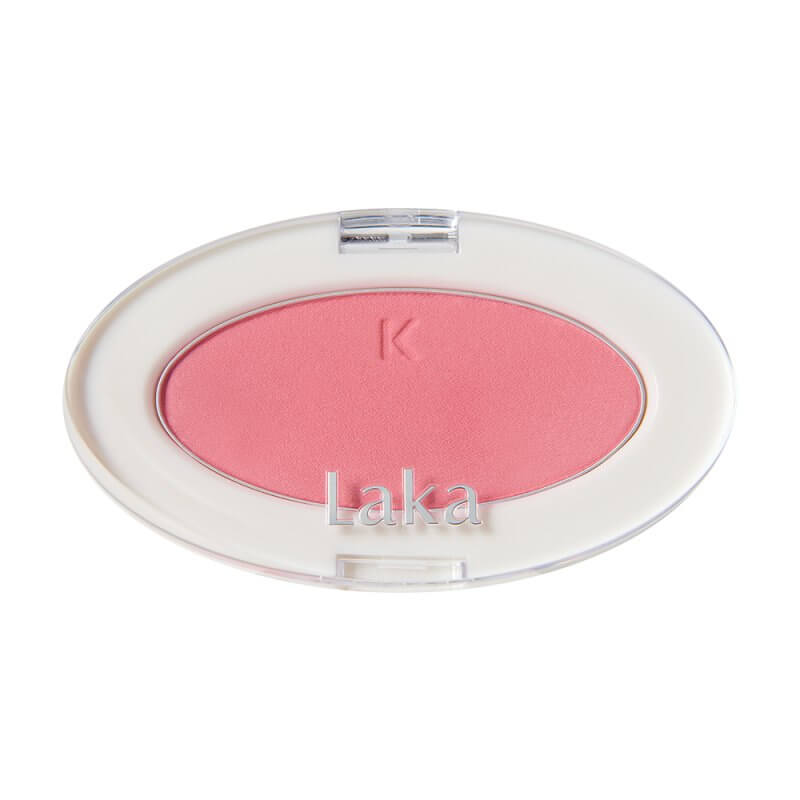 Laka Love Silk Blush in soft pink shade, featuring fine pearls for a luminous, transparent complexion.